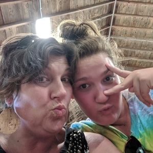 Meet your Posher, Holly